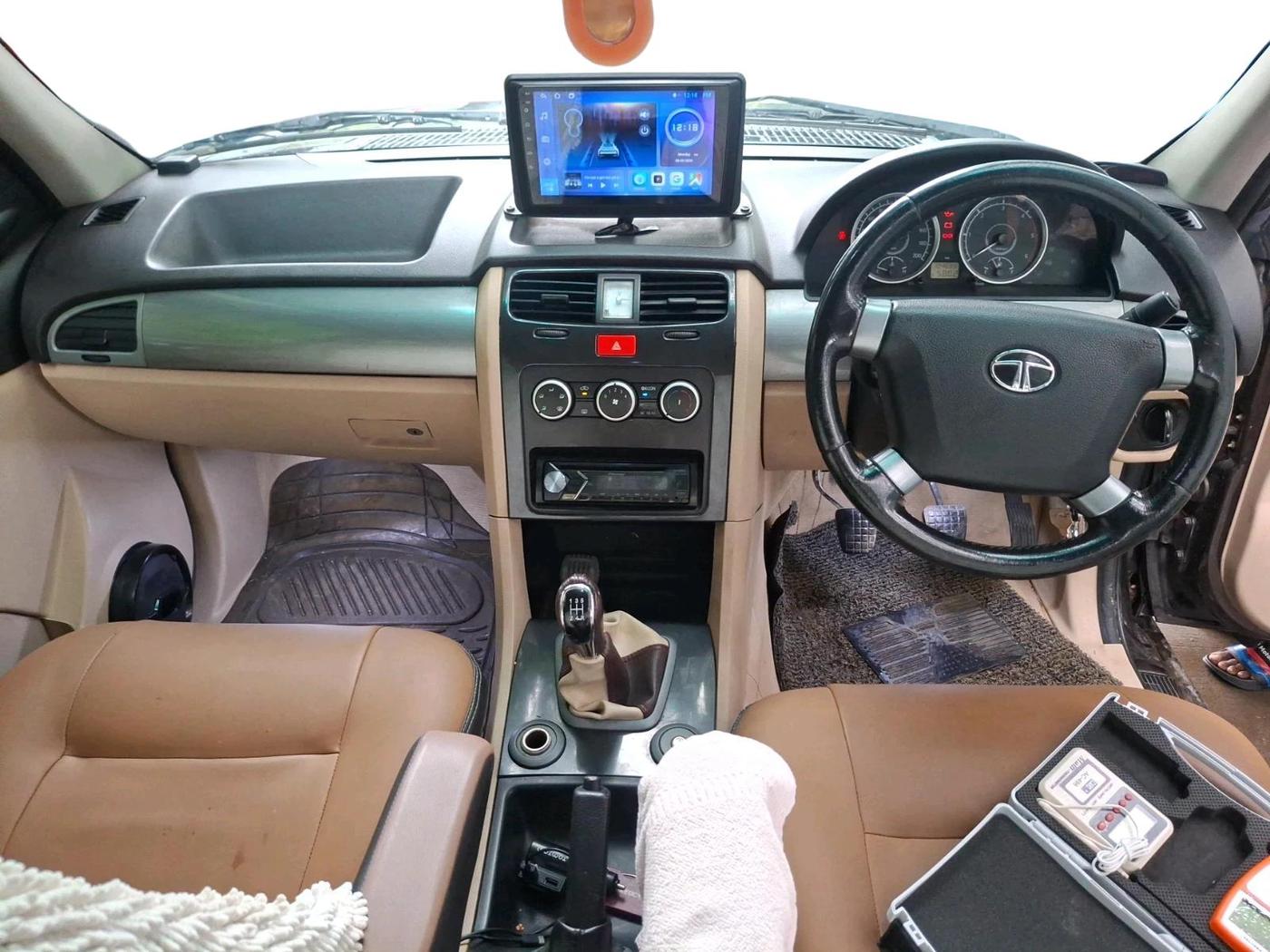 2014 Tata Safari Storme 2.2 EX 4X2, Diesel, Manual, 1,04,699 km, interior