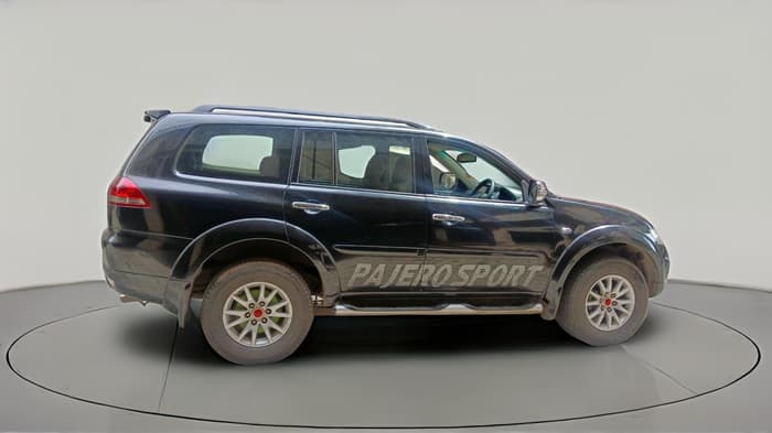 2015 Mitsubishi Pajero Sport 2.5 AT 4X2, Diesel, Automatic, 1,77,702 km, exterior
