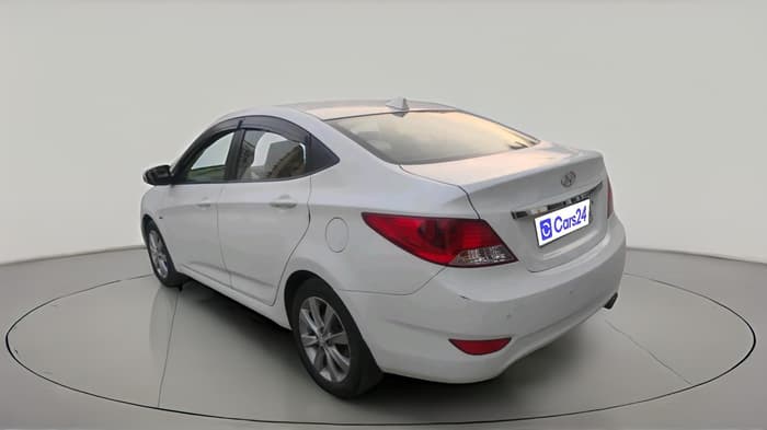 2013 Hyundai Verna FLUIDIC 1.6 VTVT SX, CNG, Manual, 1,08,528 km, exterior