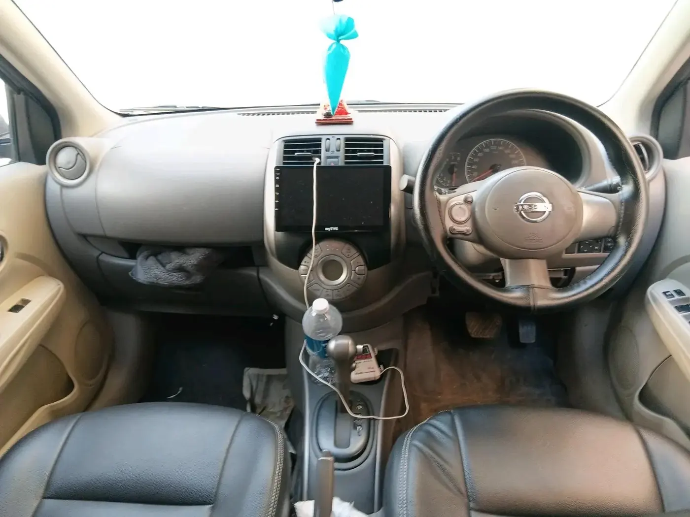 2013 Nissan Sunny XL CVT, CNG, Automatic, 1,28,281 km, interior