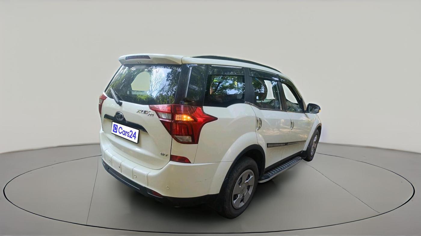 2021 Mahindra XUV500 W7, Diesel, Manual, 98,516 km, exterior