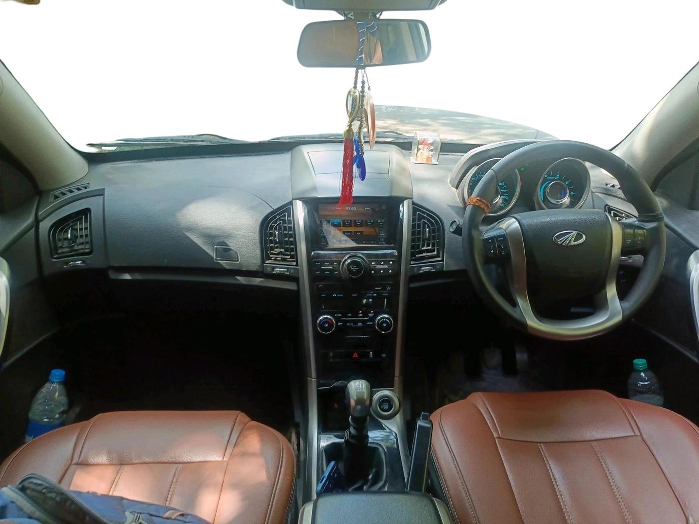 2021 Mahindra XUV500 W7, Diesel, Manual, 98,516 km, interior