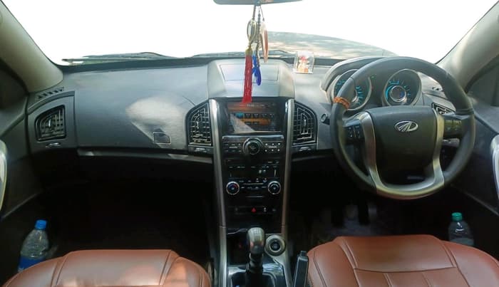 2021 Mahindra XUV500 W7, Diesel, Manual, 98,516 km, interior