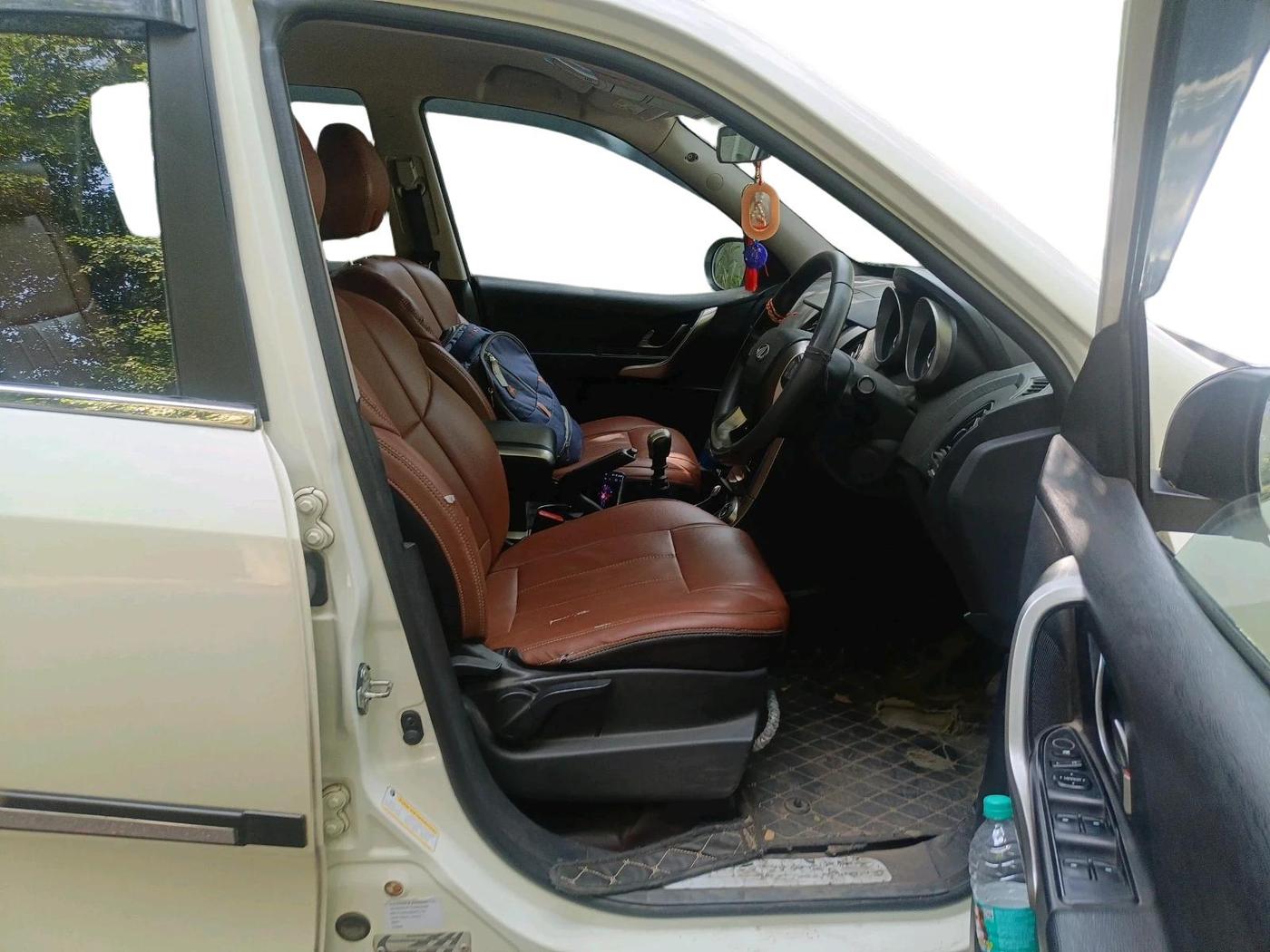 2021 Mahindra XUV500 W7, Diesel, Manual, 98,516 km, interior