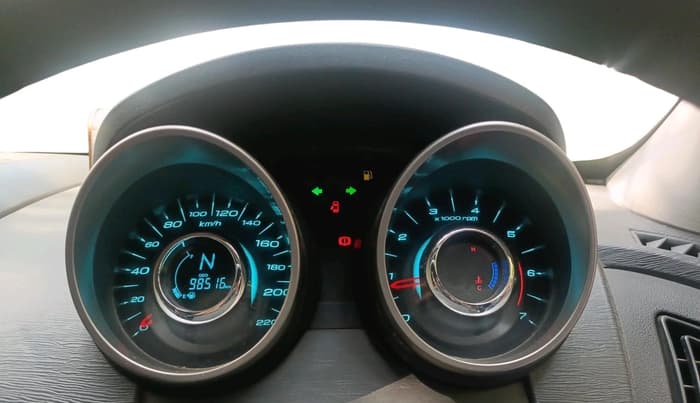 2021 Mahindra XUV500 W7, Diesel, Manual, 98,516 km, interior