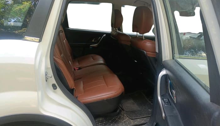 2021 Mahindra XUV500 W7, Diesel, Manual, 98,516 km, interior