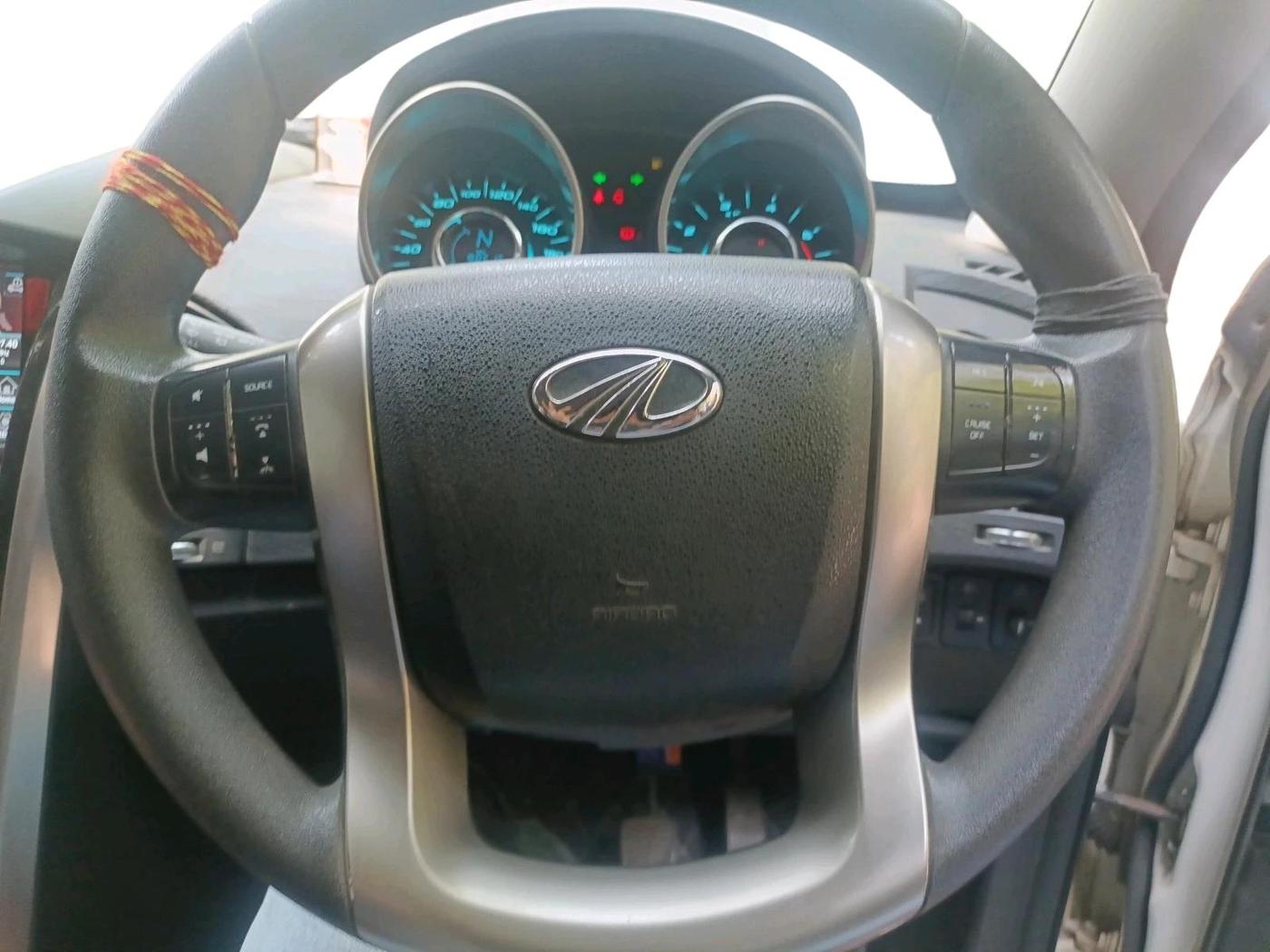 2021 Mahindra XUV500 W7, Diesel, Manual, 98,516 km, interior