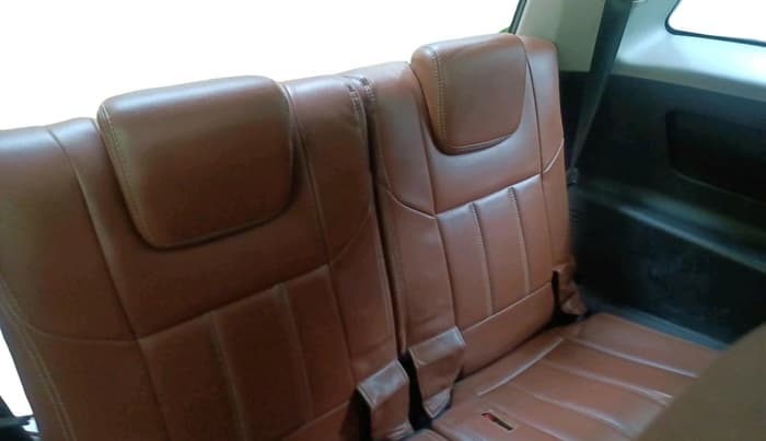 2021 Mahindra XUV500 W7, Diesel, Manual, 98,516 km, interior