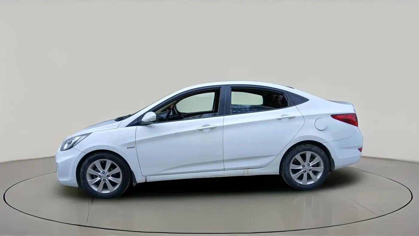 2011 Hyundai Verna FLUIDIC 1.6 VTVT SX, Petrol, Manual, 9,999 km, exterior