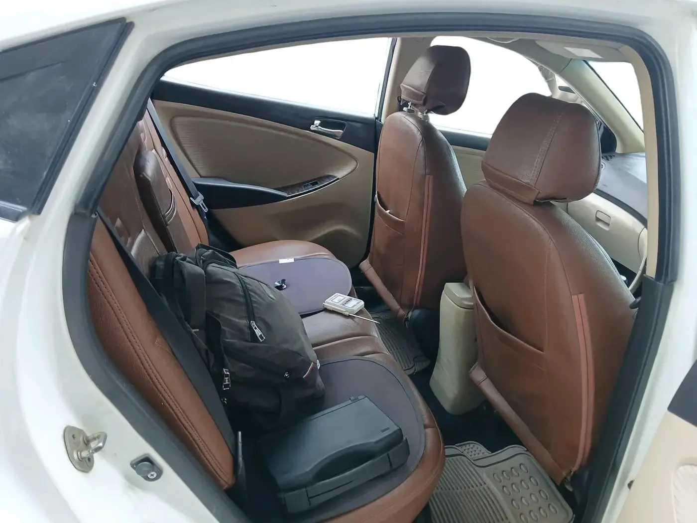 2011 Hyundai Verna FLUIDIC 1.6 VTVT SX, Petrol, Manual, 9,999 km, interior
