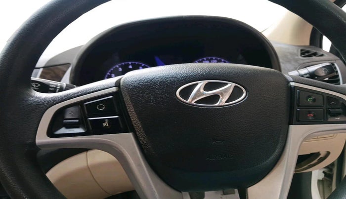 2011 Hyundai Verna FLUIDIC 1.6 VTVT SX, Petrol, Manual, 9,999 km, interior