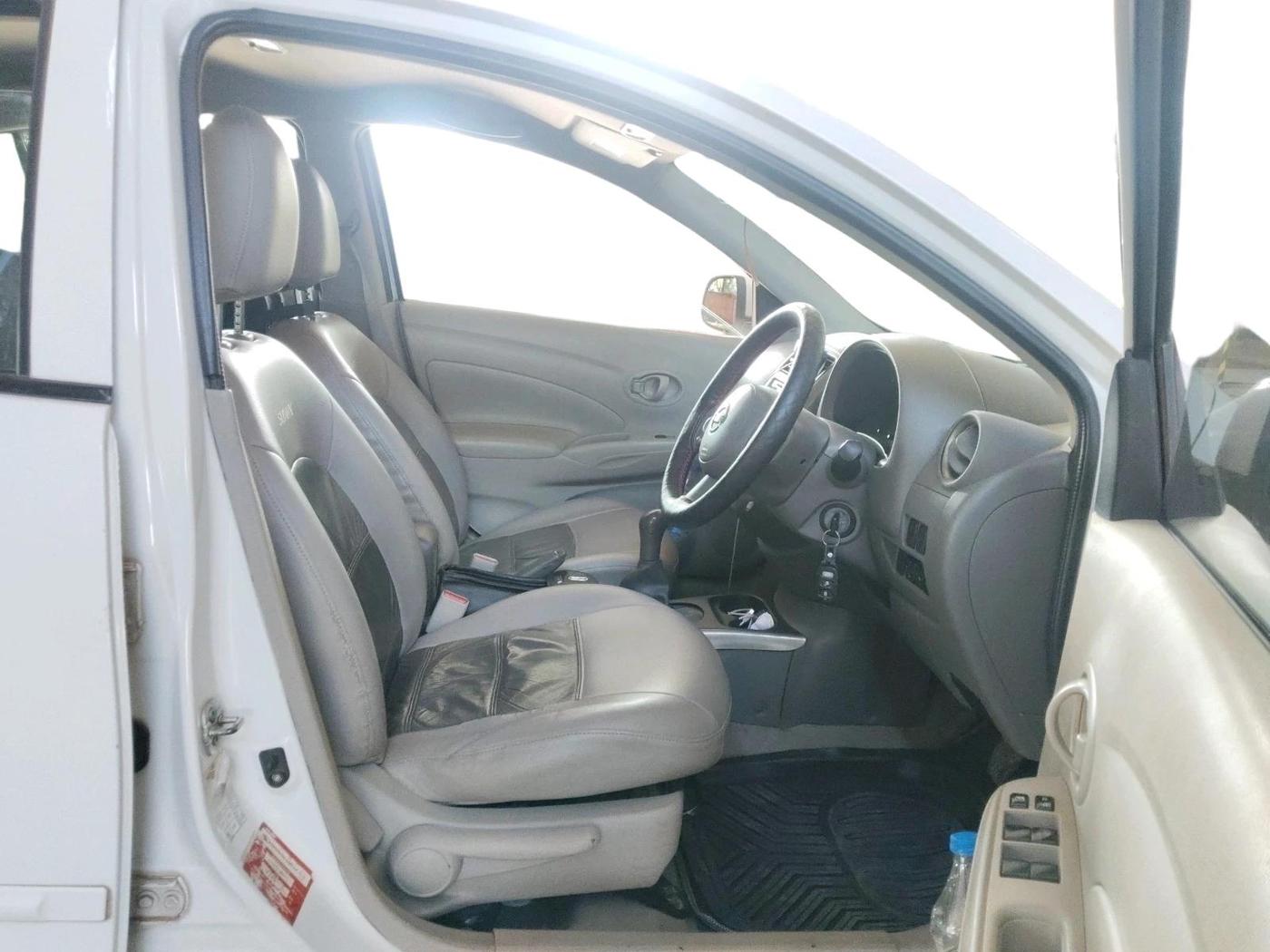 2011 Nissan Sunny XL, Petrol, Manual, 1,16,599 km, interior