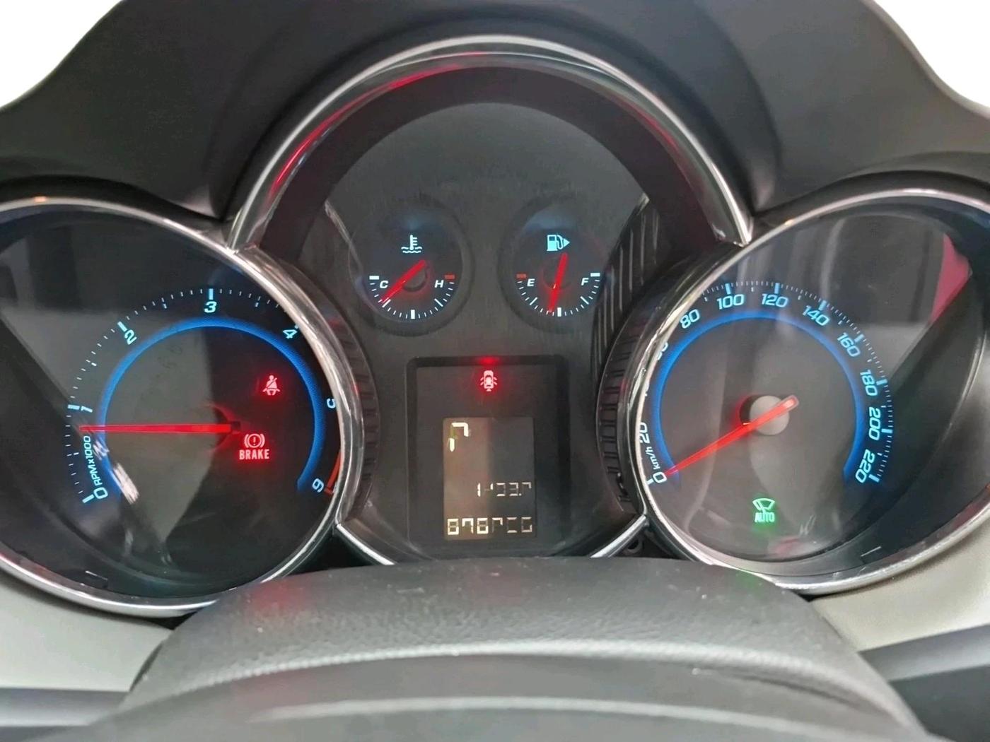 2011 Chevrolet Cruze LTZ AT, Diesel, Automatic, 87,820 km, interior