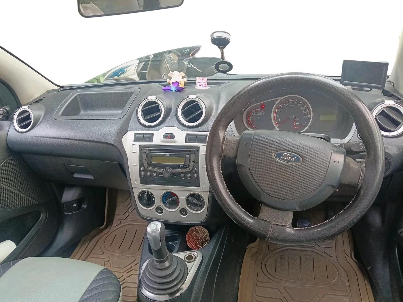 2012 Ford Figo ZXI 1.2 PETROL, Petrol, Manual, 1,75,934 km, interior