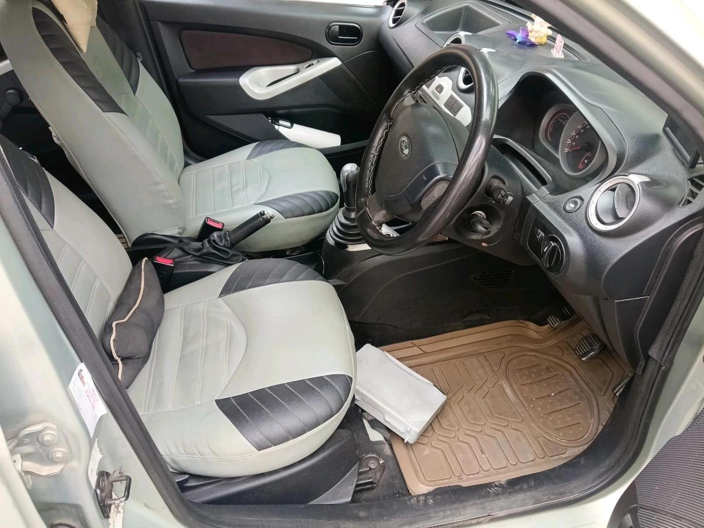 2012 Ford Figo ZXI 1.2 PETROL, Petrol, Manual, 1,75,934 km, interior