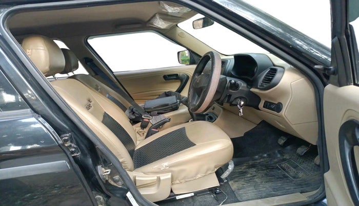 2023 Mahindra BOLERO NEO N 4, Diesel, Manual, 65,331 km, interior