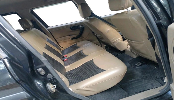 2023 Mahindra BOLERO NEO N 4, Diesel, Manual, 65,331 km, interior