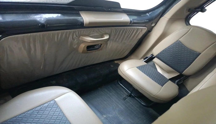 2023 Mahindra BOLERO NEO N 4, Diesel, Manual, 65,331 km, interior