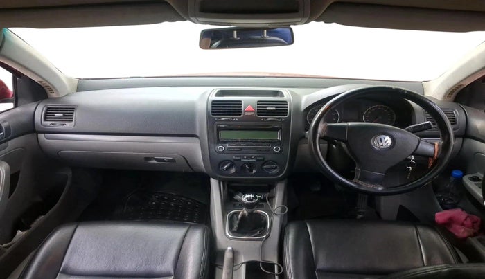 2009 Volkswagen Jetta TRENDLINE 1.6, Petrol, Manual, 1,00,053 km, interior