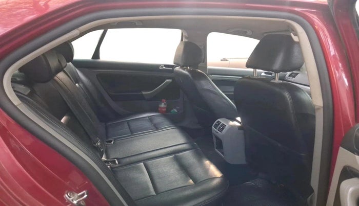 2009 Volkswagen Jetta TRENDLINE 1.6, Petrol, Manual, 1,00,053 km, interior