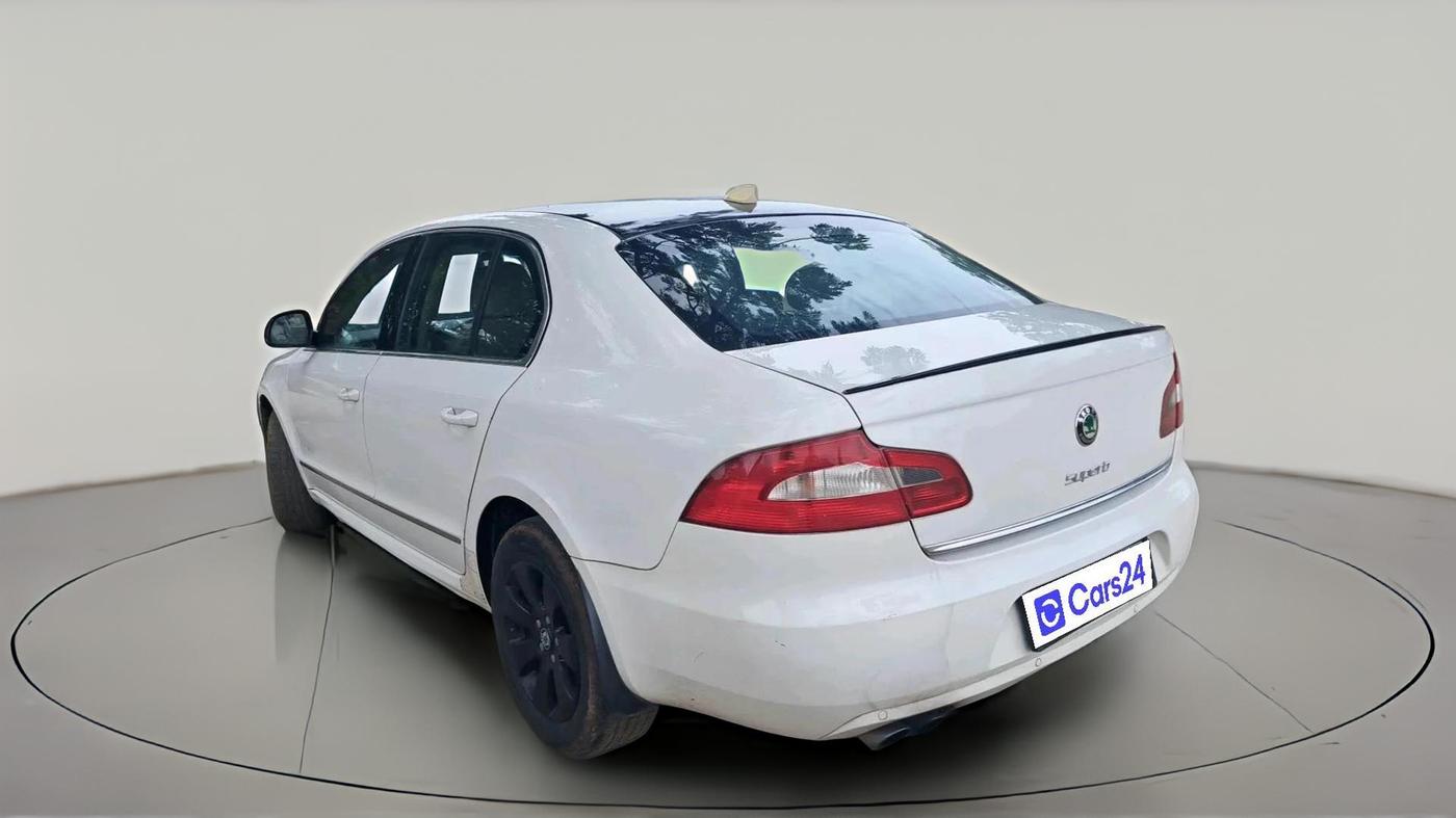 2012 Skoda Superb ELEGANCE 2.0 TDI CR AT, Diesel, Automatic, 1,53,164 km, exterior