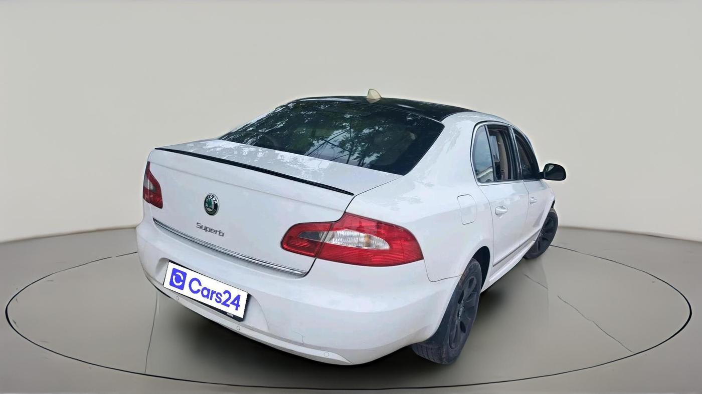 2012 Skoda Superb ELEGANCE 2.0 TDI CR AT, Diesel, Automatic, 1,53,164 km, exterior