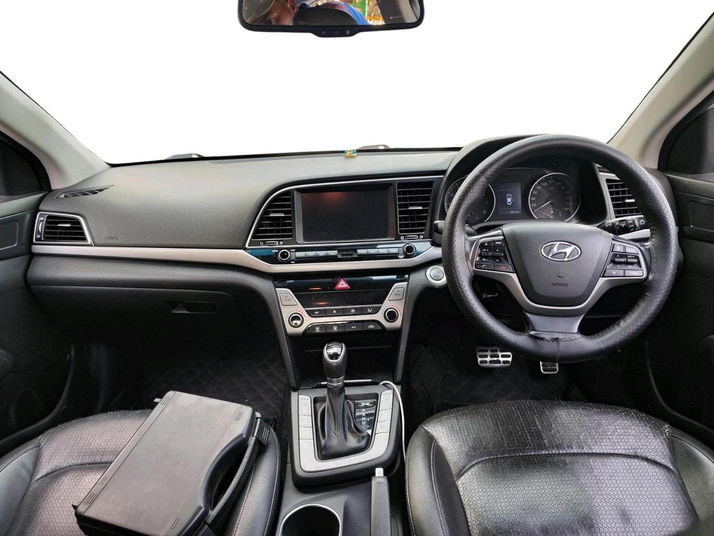 2016 Hyundai New Elantra 2.0 SX(O) AT PETROL, Petrol, Automatic, 58,100 km, interior