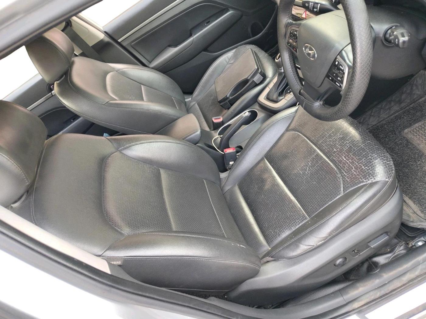 2016 Hyundai New Elantra 2.0 SX(O) AT PETROL, Petrol, Automatic, 58,100 km, interior