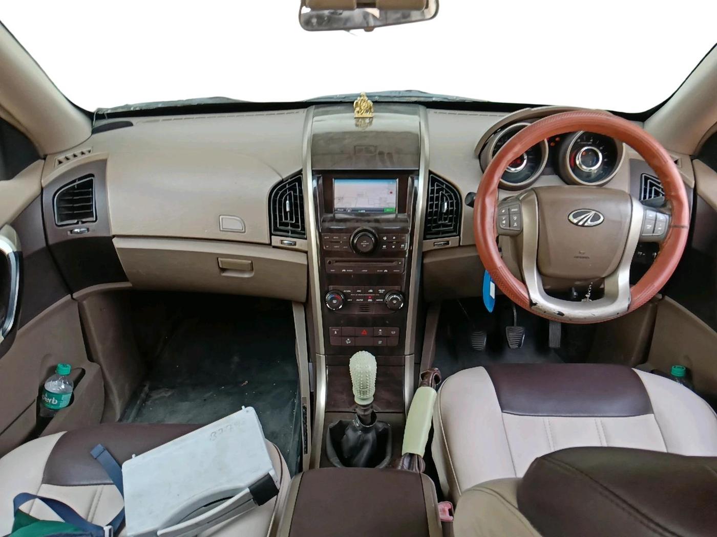 2013 Mahindra XUV500 W8, Diesel, Manual, 94,178 km, interior