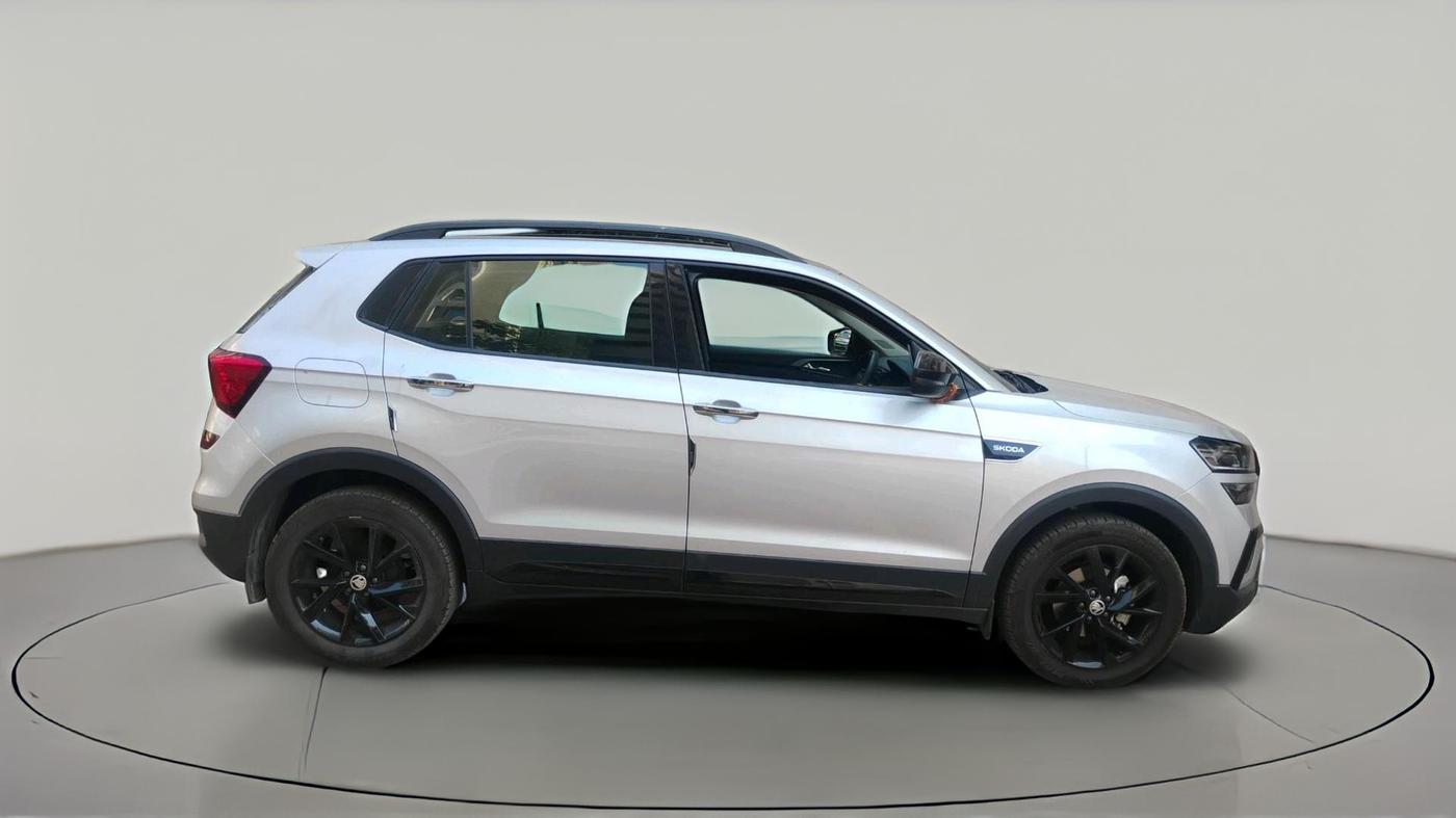 2025 Skoda KUSHAQ Sportline 1.0L TSI MT, Petrol, Manual, 1,331 km, exterior
