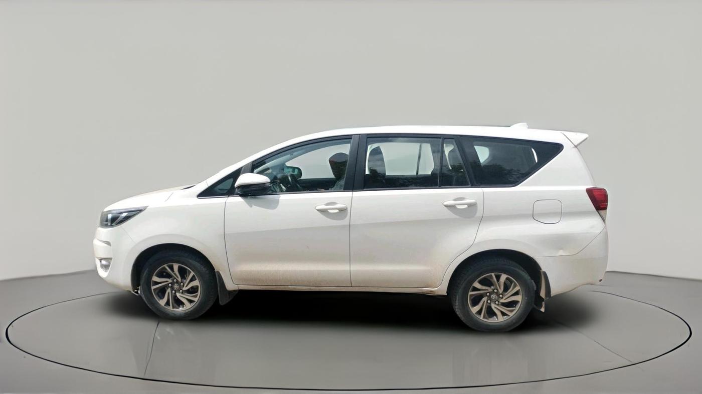 2024 Toyota Innova Crysta GX Plus 7 STR , Diesel, Manual, 49,386 km, exterior