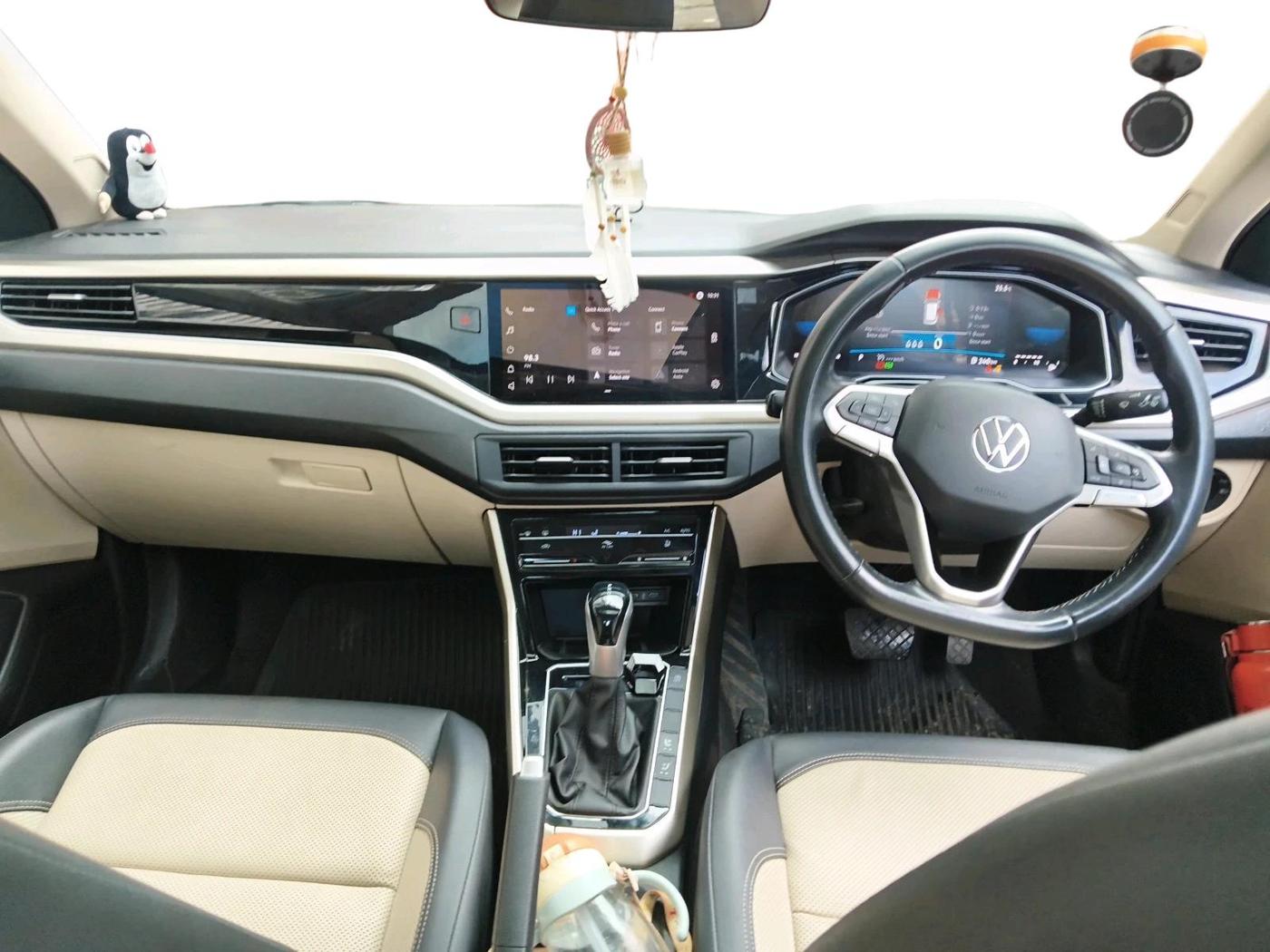 2023 Volkswagen VIRTUS TOPLINE TSI 1.0 AT, Petrol, Automatic, 31,950 km, interior
