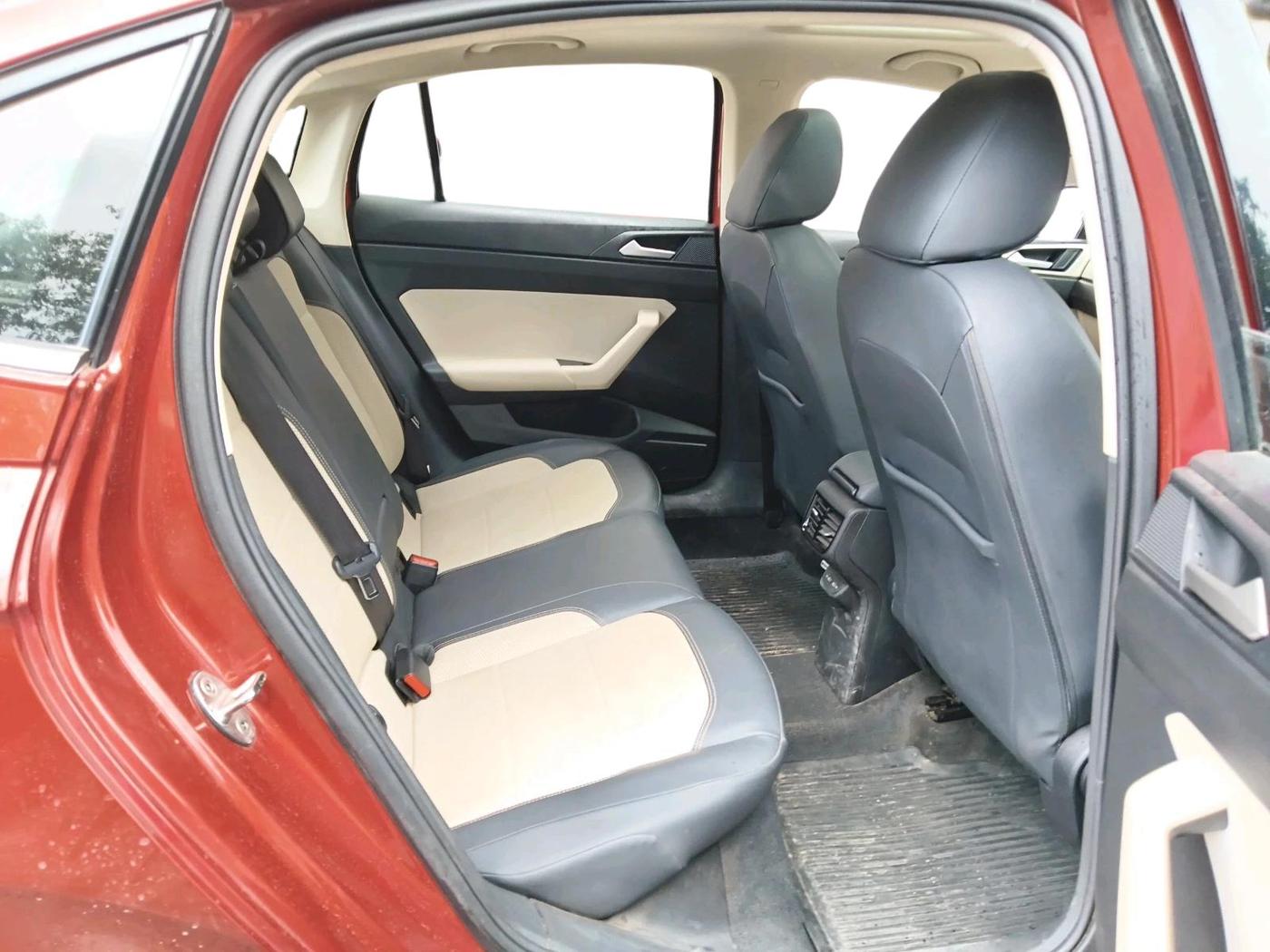 2023 Volkswagen VIRTUS TOPLINE TSI 1.0 AT, Petrol, Automatic, 31,950 km, interior