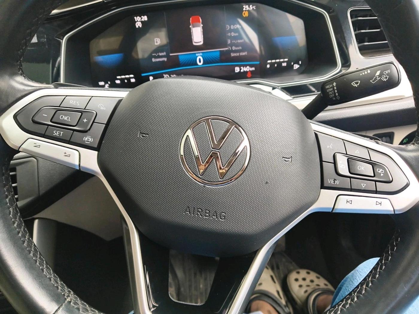 2023 Volkswagen VIRTUS TOPLINE TSI 1.0 AT, Petrol, Automatic, 31,950 km, interior
