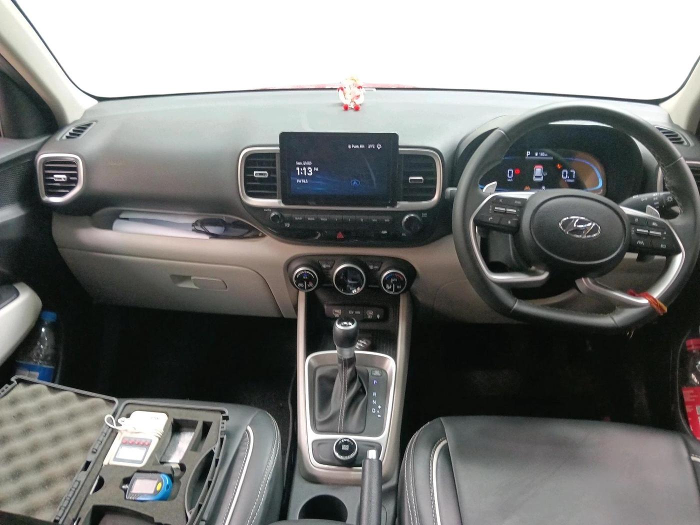 2025 Hyundai VENUE SX (O) 1.0 TURBO DCT, Petrol, Automatic, 13,631 km, interior