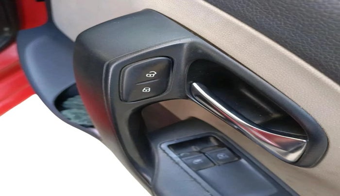 2011 Volkswagen Polo TRENDLINE 1.2L DIESEL, Diesel, Manual, 1,02,080 km, interior