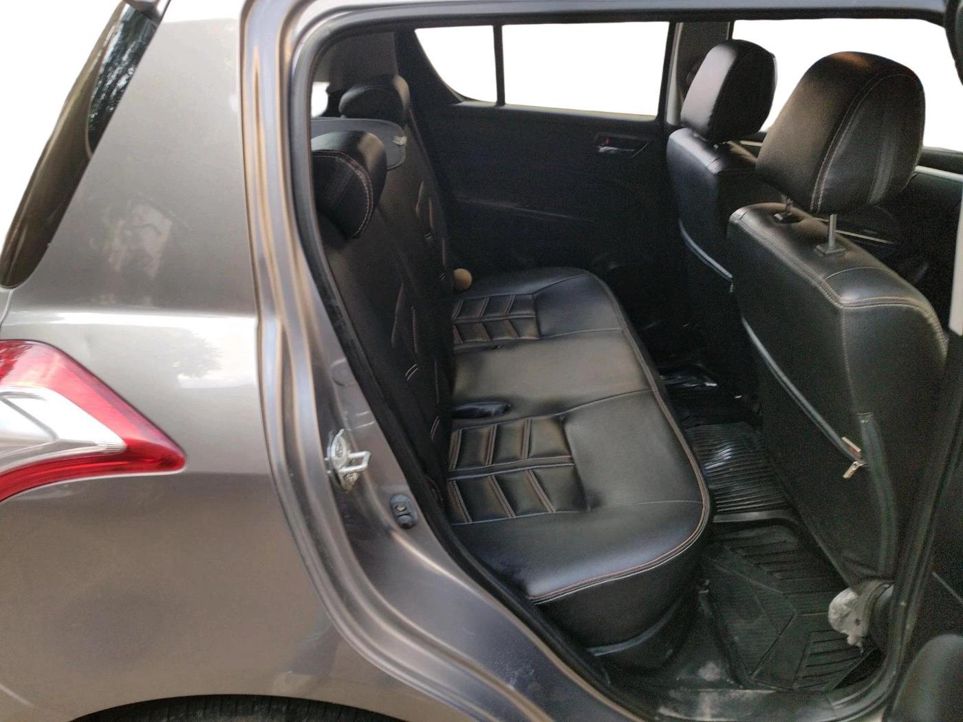 2015 Maruti Swift VXI, Petrol, Manual, 1,08,275 km, interior