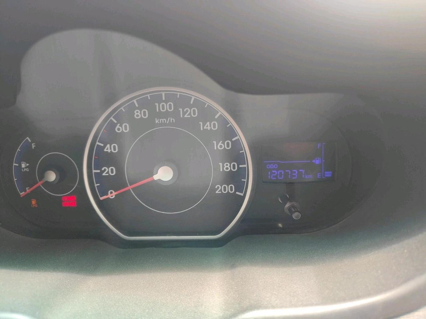 2012 Hyundai i10 MAGNA 1.2, CNG, Manual, 1,20,737 km, interior