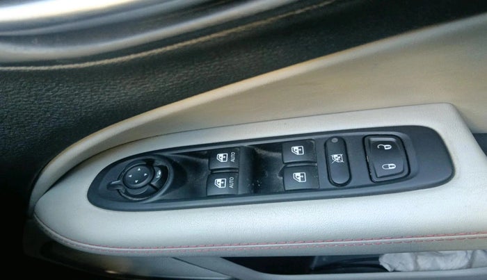 2017 Jeep Compass LIMITED 1.4 PETROL AT, Petrol, Automatic, 55,446 km, interior