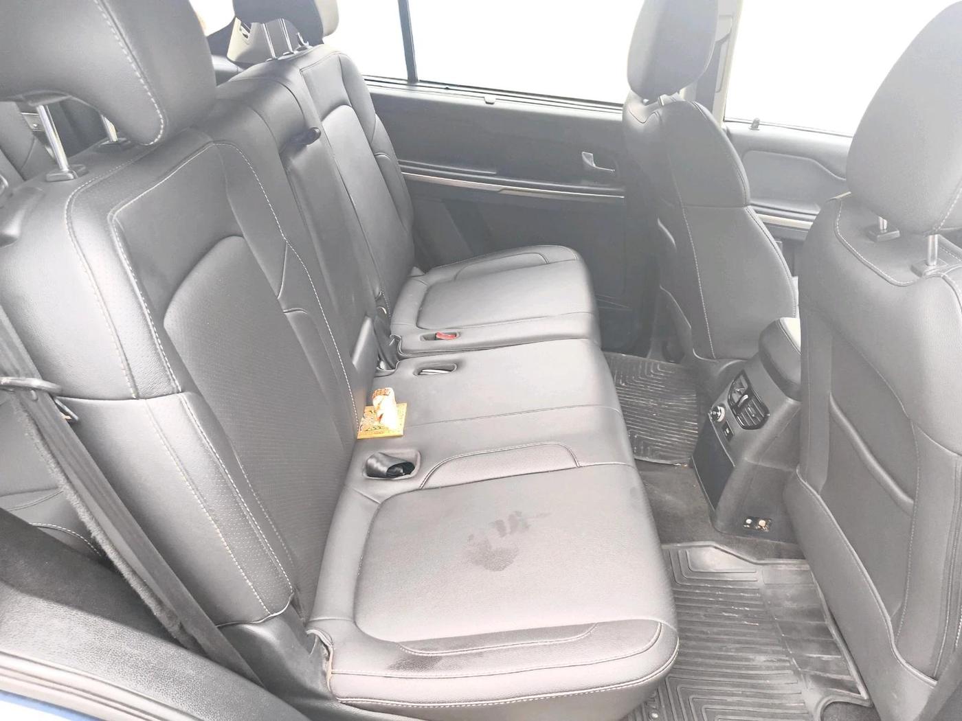 2017 Tata Hexa XTA 4X2 7 STR, Diesel, Automatic, 54,049 km, interior