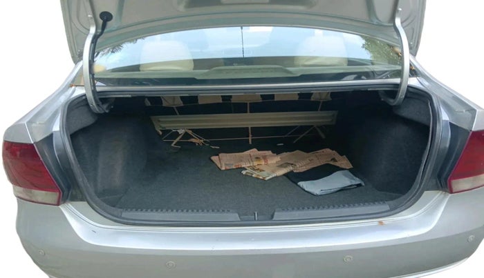 2011 Volkswagen Vento HIGHLINE 1.6 MPI, Petrol, Manual, 54,497 km, exterior