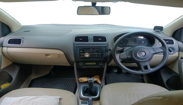 2011 Volkswagen Vento HIGHLINE 1.6 MPI, Petrol, Manual, 54,497 km, interior