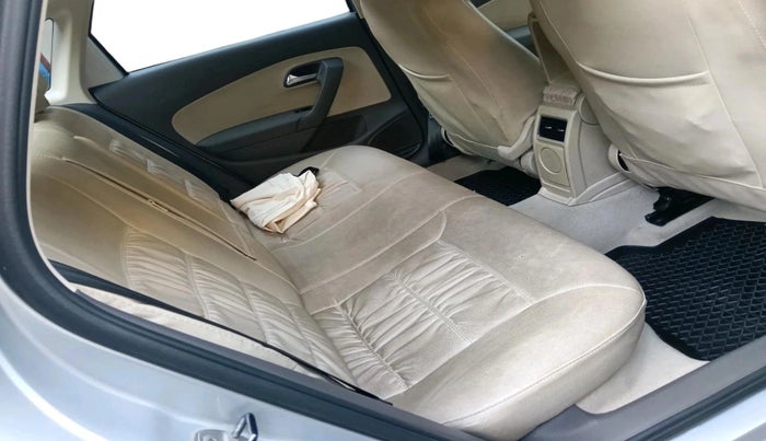 2011 Volkswagen Vento HIGHLINE 1.6 MPI, Petrol, Manual, 54,497 km, interior