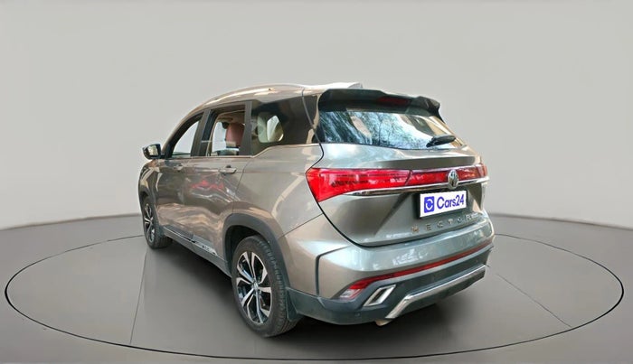 2024 MG HECTOR PLUS SAVVY PRO 1.5 TURBO CVT 7 STR, Petrol, Automatic, 5,578 km, exterior