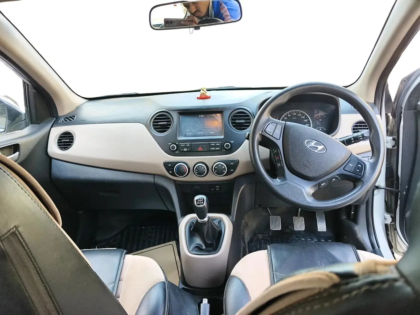 2018 Hyundai Grand i10 SPORTZ 1.2 KAPPA VTVT, Petrol, Manual, 47,586 km, interior
