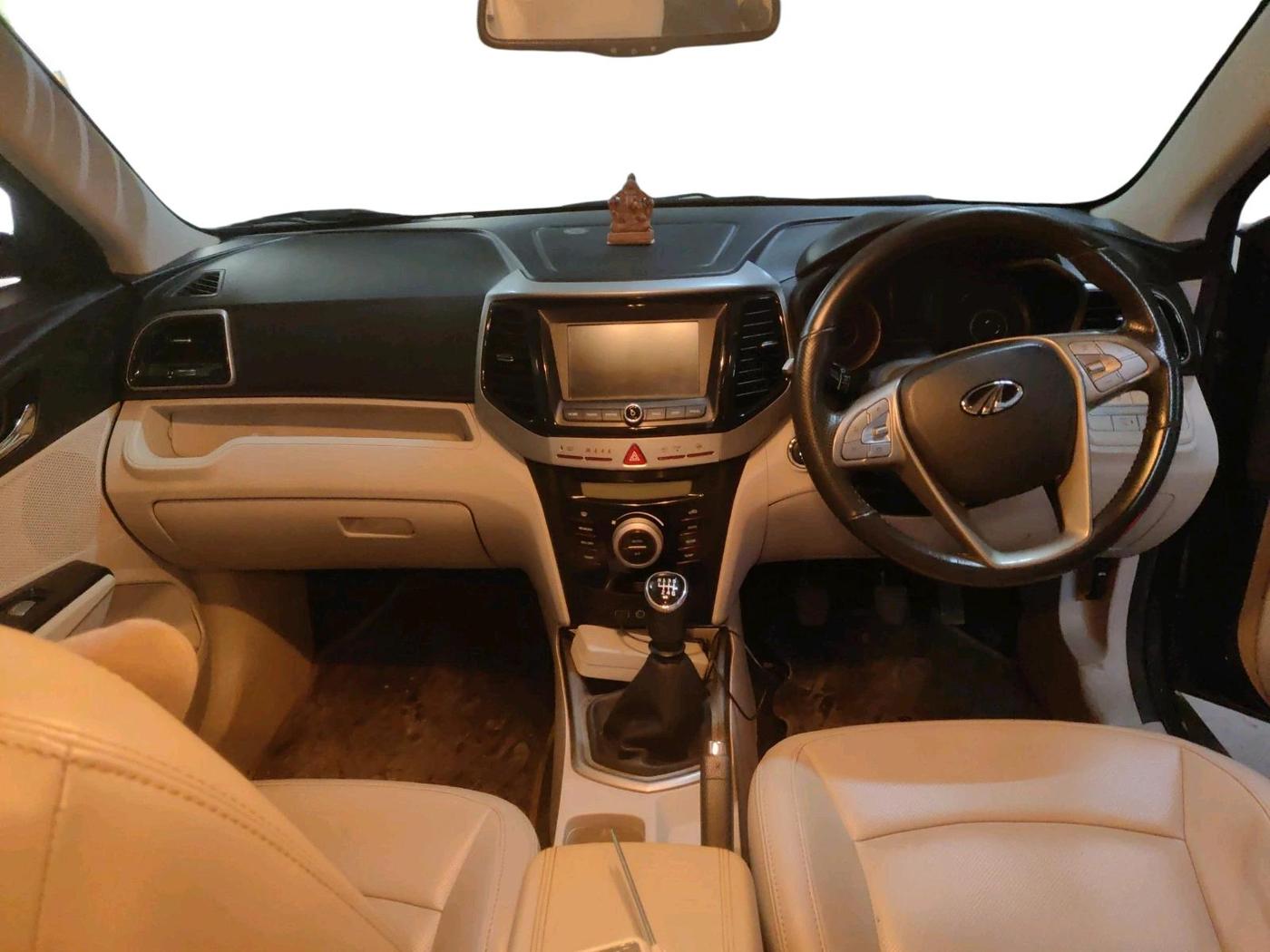 2021 Mahindra XUV300 W8 (O) 1.2 PETROL, Petrol, Manual, 53,311 km, interior
