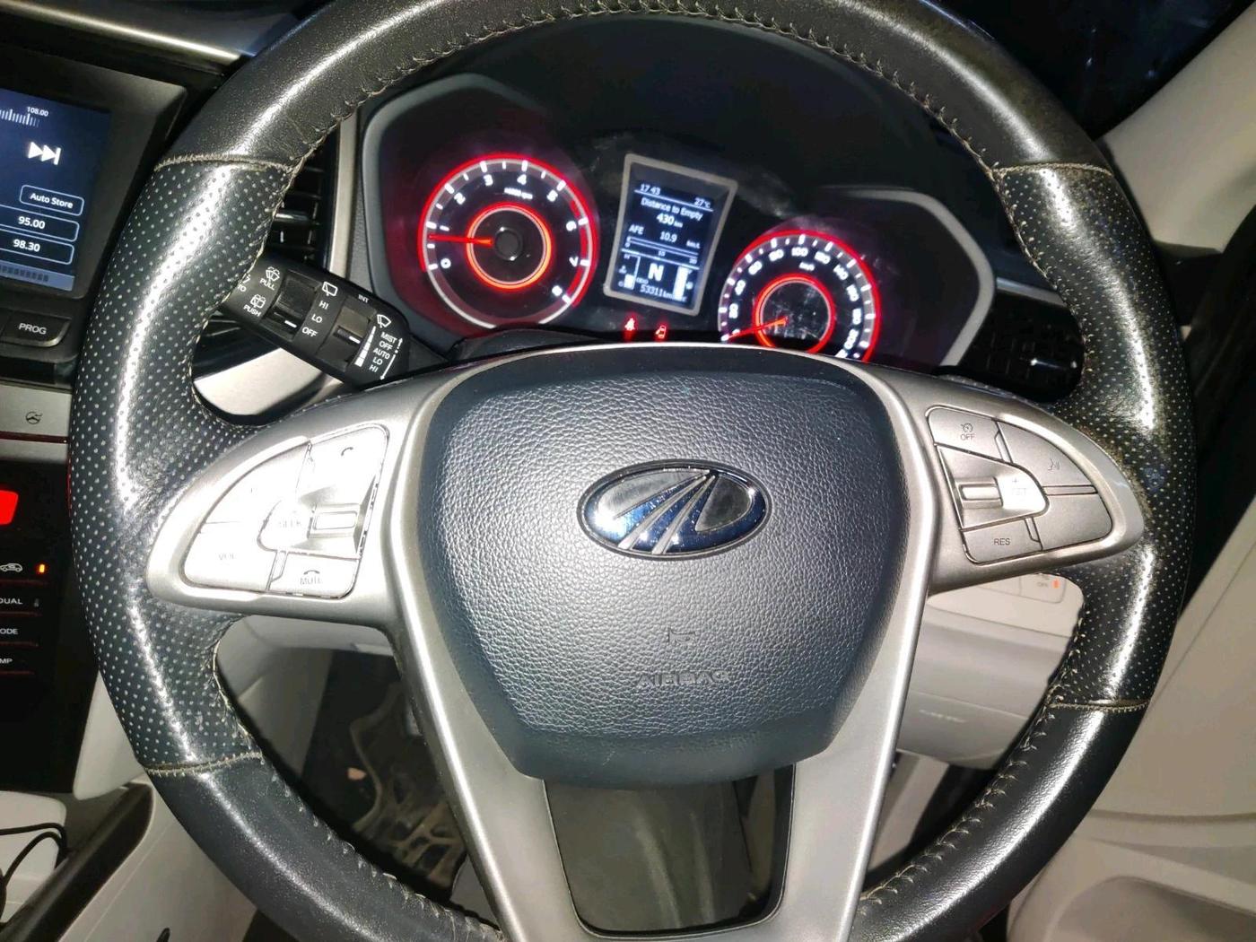 2021 Mahindra XUV300 W8 (O) 1.2 PETROL, Petrol, Manual, 53,311 km, interior