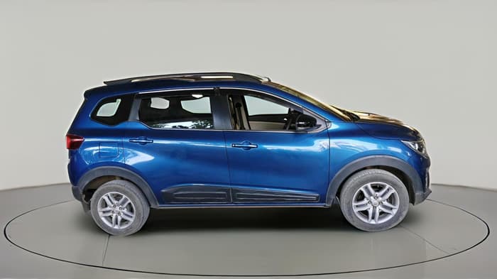 2022 Renault TRIBER RXZ, Petrol, Manual, 43,337 km, exterior