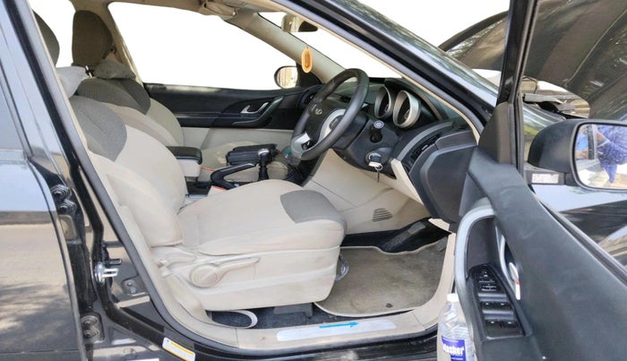 2017 Mahindra XUV500 W6, Diesel, Manual, 25,487 km, interior