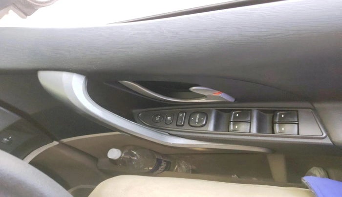 2017 Mahindra XUV500 W6, Diesel, Manual, 25,487 km, interior